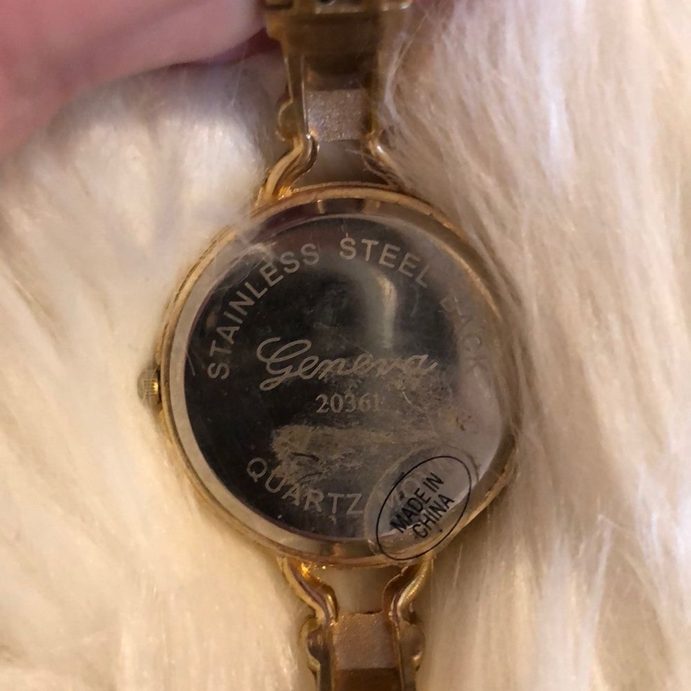 5 Geneva Ladies Watches Need Batteries - Picture 12 of 16